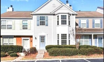1008 Prestwyck Ct in Alpharetta, GA - Building Photo