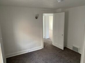 904 W 26th St in Erie, PA - Foto de edificio - Building Photo