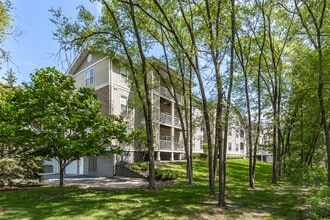 Cardinal Pointe of Oakdale in Oakdale, MN - Building Photo - Building Photo