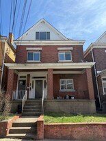 826 Collins St in Pittsburgh, PA - Building Photo