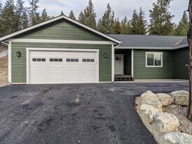 129 Crystal View Ct in Lakeside, MT - Building Photo