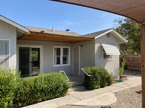 76955 Indian Valley Rd in San Miguel, CA - Foto de edificio - Building Photo