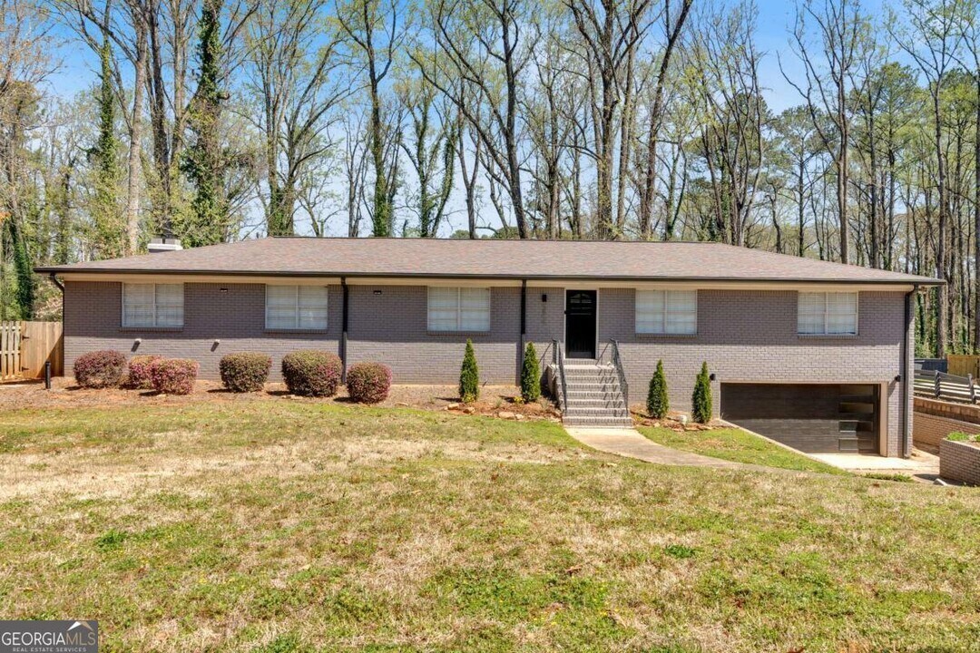 3819 Dora Dr SE in Smyrna, GA - Building Photo
