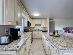 117 Flanders C in Delray Beach, FL - Building Photo - Building Photo