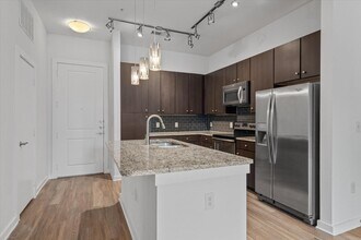 1900 Barton Springs Rd in Austin, TX - Building Photo - Building Photo