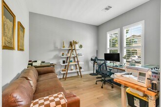 3152 McKinley Village Way in Sacramento, CA - Building Photo - Building Photo