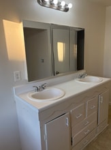 591 W Sherman St, Unit 7 in Lebanon, OR - Foto de edificio - Building Photo