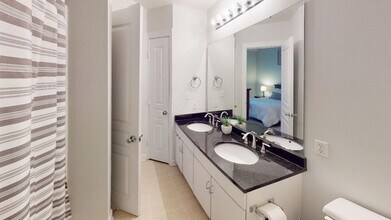 1007 Park West Dr in Charlotte, NC - Building Photo - Building Photo