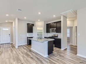 607 View Dr in Andice, TX - Building Photo - Building Photo