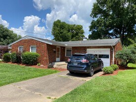 607 46th St in Vienna, WV - Building Photo