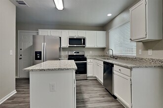 9411 Bayou Bluff Dr in Spring, TX - Building Photo - Building Photo