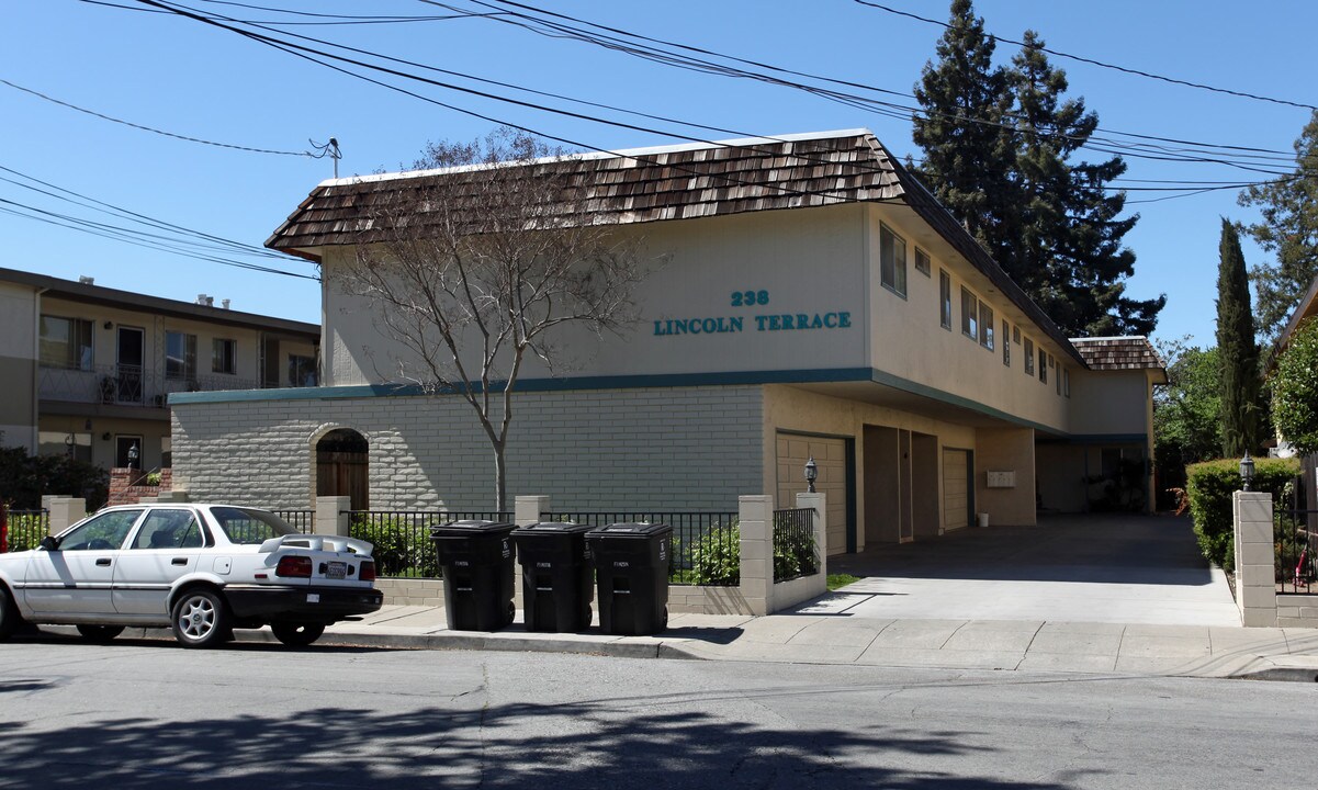 238 Lincoln Ave in Redwood City, CA - Building Photo