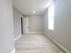404 Baldwin Ave, Unit 2L in Jersey City, NJ - Building Photo - Building Photo