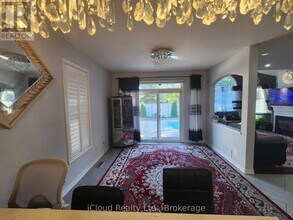 271 Ryerson Crescent in Oshawa, ON - Building Photo - Building Photo