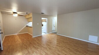 8702 Village Dr in San Antonio, TX - Building Photo