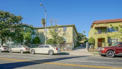 5537 Lexington Ave in Los Angeles, CA - Building Photo - Building Photo