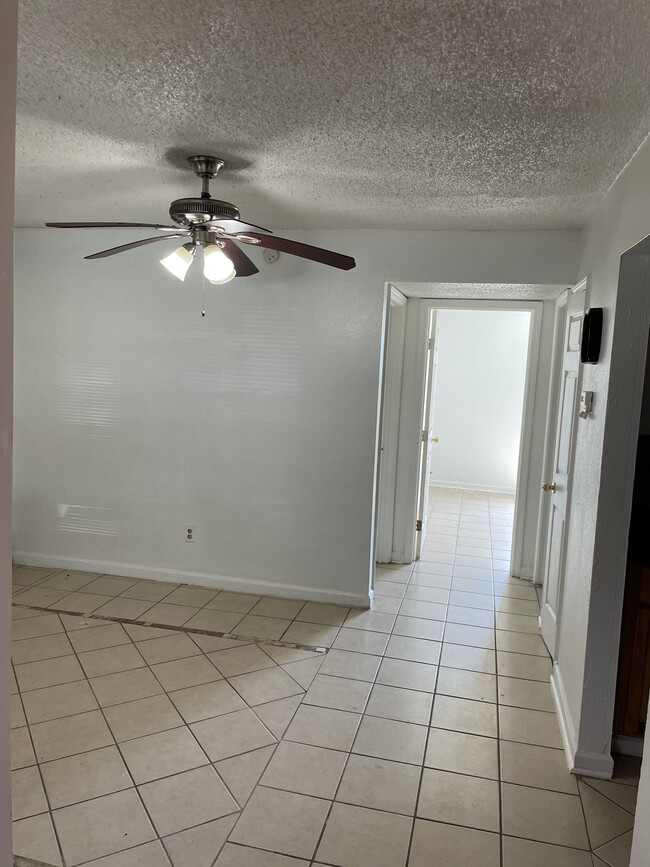 1938 Pace Blvd, Unit 1938 in New Orleans, LA - Building Photo - Building Photo