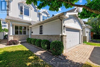 50 Insmill Crescent in Ottawa, ON - Building Photo - Building Photo