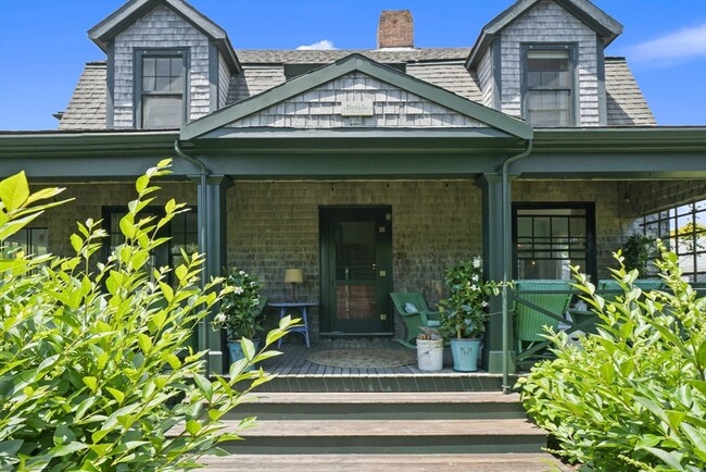 21 McKinley Ave in Nantucket, MA - Building Photo - Building Photo