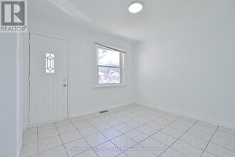 20 EAST Dr in Toronto, ON - Building Photo - Building Photo
