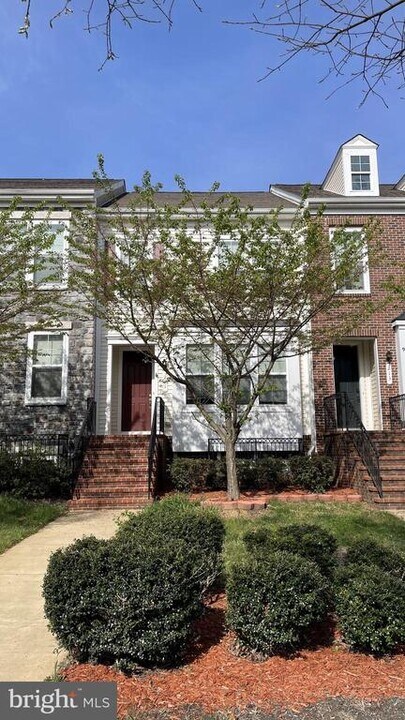 211 Apricot St in Stafford, VA - Building Photo