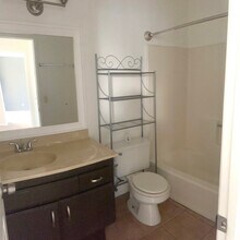 240 E Graham Ave, Unit 12 in Lake Elsinore, CA - Building Photo - Building Photo