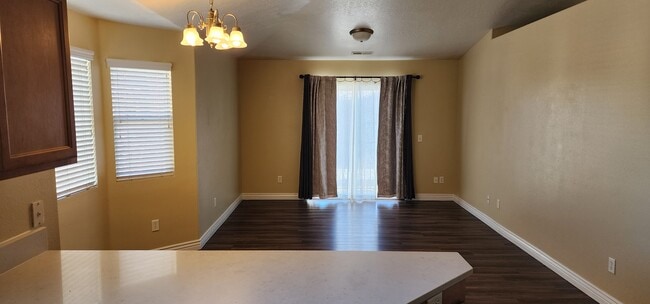 117 E Calbourne Ln, Unit I-9 in Sandy, UT - Foto de edificio - Building Photo