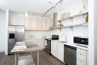 747 N College Ave-Unit -312 in Indianapolis, IN - Building Photo - Building Photo