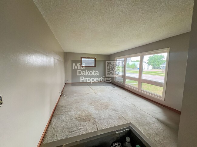 property at 602 E Ash St