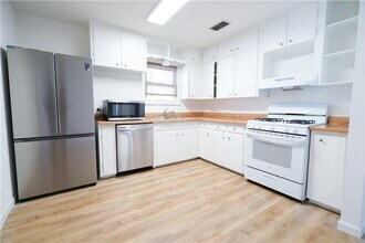 5516 Joe Sayers Ave in Austin, TX - Building Photo - Building Photo