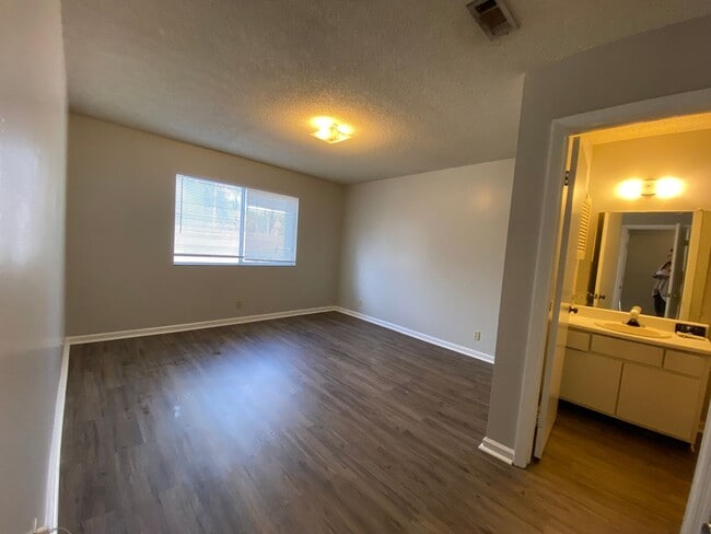 910 Brett Dr in Hinesville, GA - Building Photo - Building Photo