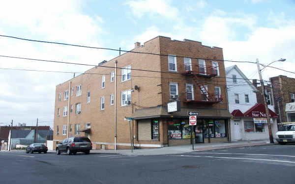 67 Highland Ave in Passaic, NJ - Building Photo