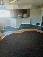 215 Roberts Rd in Grimsby, ON - Building Photo - Building Photo