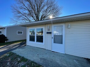 32 Halcyon Dr in New Castle, DE - Building Photo - Building Photo