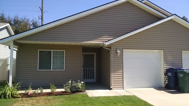 property at 1620 E Peggy Loop