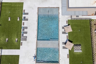 Resia Rayzor Ranch Apartments in Denton, TX - Foto de edificio - Building Photo
