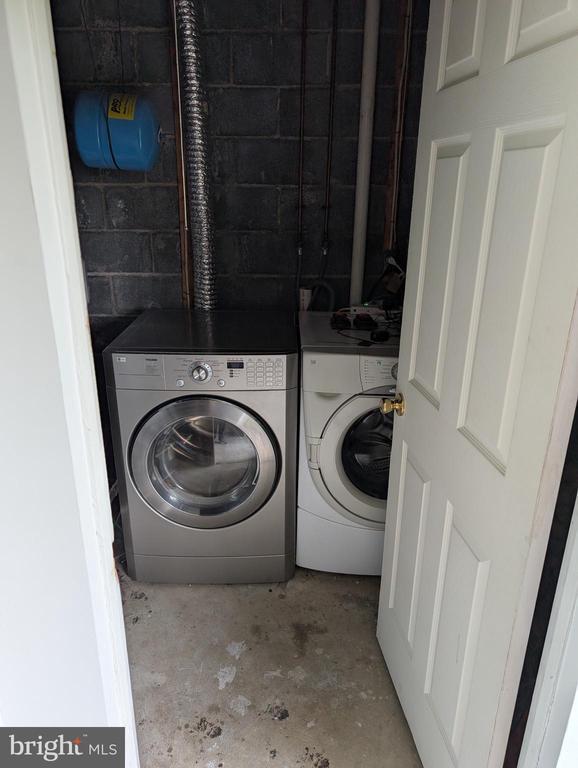 10728 Castleton Way in Upper Marlboro, MD - Foto de edificio - Building Photo