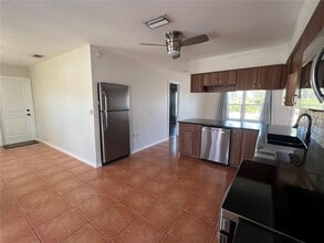 456 Millport St NW in Port Charlotte, FL - Building Photo - Building Photo