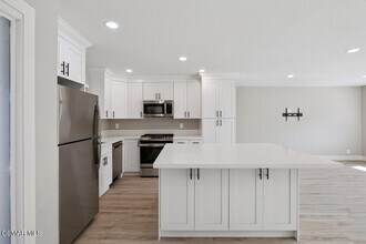 16 Alamar St in Thousand Oaks, CA - Building Photo - Building Photo