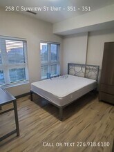 258C Sunview St in Waterloo, ON - Building Photo - Building Photo