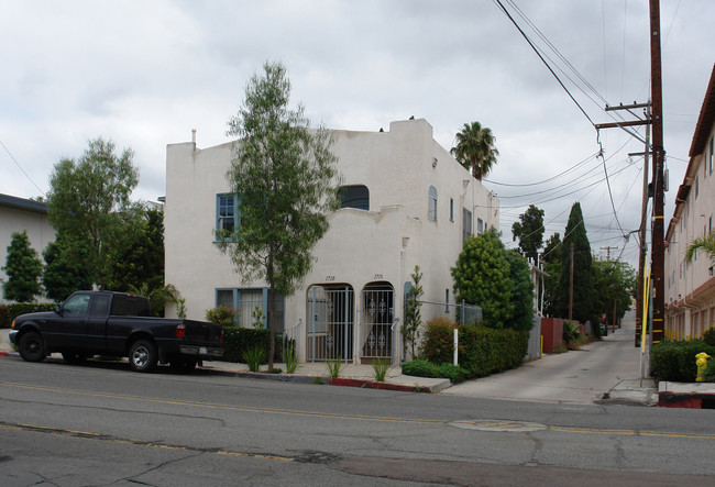 1718 Robinson Ave in San Diego, CA - Foto de edificio - Building Photo