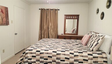 4727 W Alabama St in Houston, TX - Foto de edificio - Building Photo