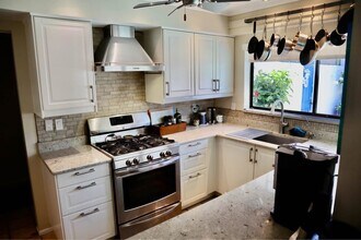 3900 Glen Oaks Manor Dr in Sarasota, FL - Building Photo - Building Photo