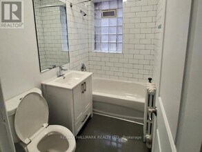 245 Howland Ave in Toronto, ON - Building Photo - Building Photo