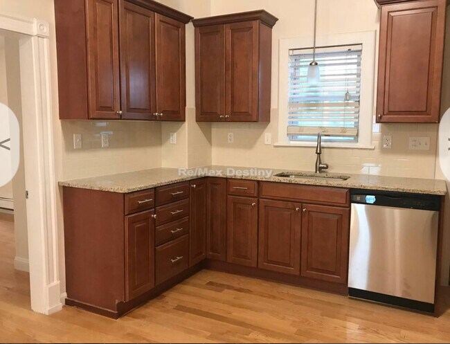 48 Cameron Ave, Unit 1 in Somerville, MA - Building Photo - Building Photo