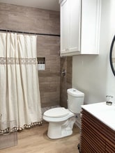 324 S Saunders Ave in Tyler, TX - Foto de edificio - Building Photo