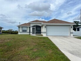 2504 Floyd Ave S in Lehigh Acres, FL - Building Photo