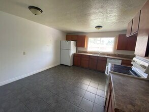 241 N 300 W-Unit -8 in Saint George, UT - Building Photo - Building Photo
