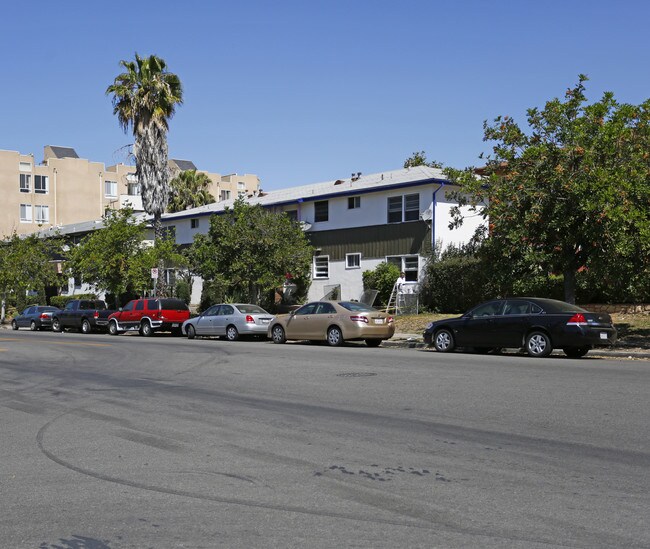 3835 W 7th St in Los Angeles, CA - Building Photo - Building Photo