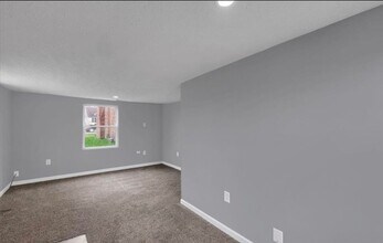 615 Lakeshore Dr in Scottsburg, IN - Building Photo - Building Photo